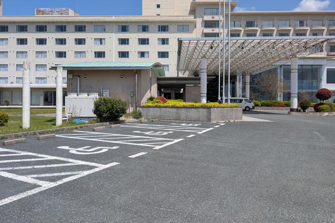 障害者駐車場(エントランス南側)