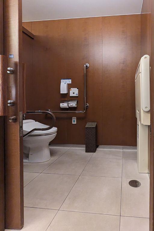 共用ユニバーサルトイレ