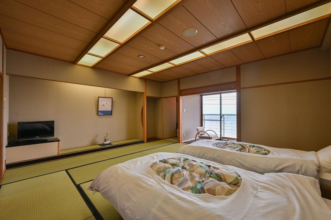 313号室 リクライニングベッド