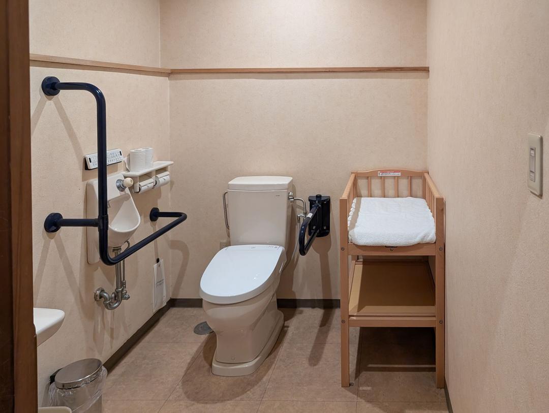 1F多目的トイレ