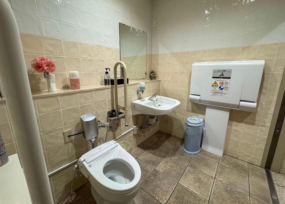 ユニバーサルトイレ