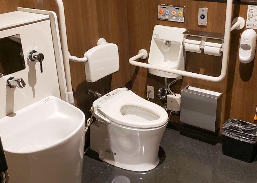 ユニバーサルトイレ