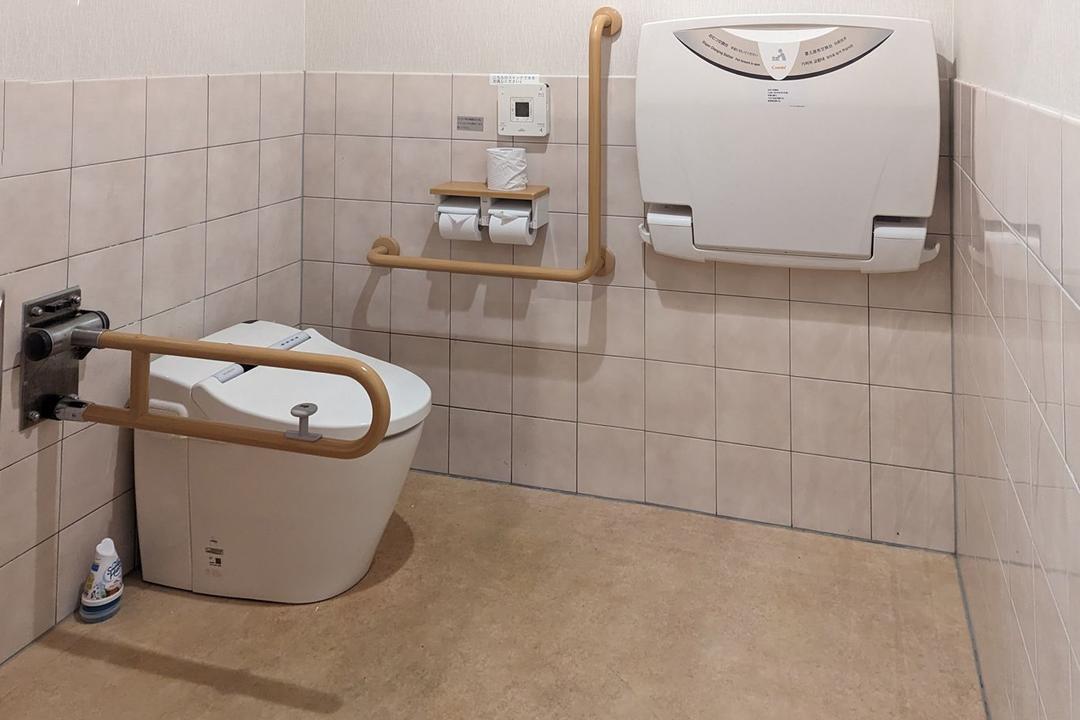 共用バリアフリートイレ